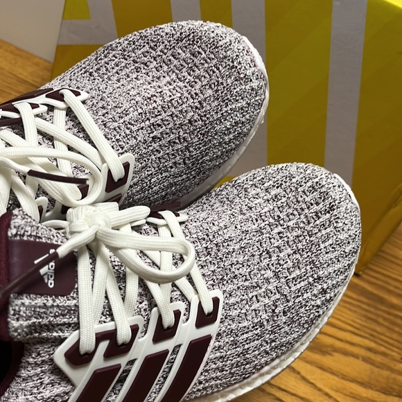 Adidas UltraBOOST running shoe size 8 men’s - Picture 11 of 13